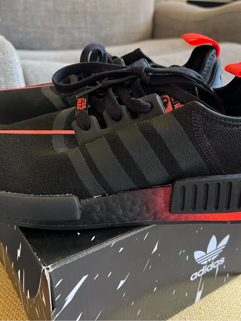 Adidas NMD_R1 Star Wars Darth Vader FW2282 Men’s 9 w/ Original Box